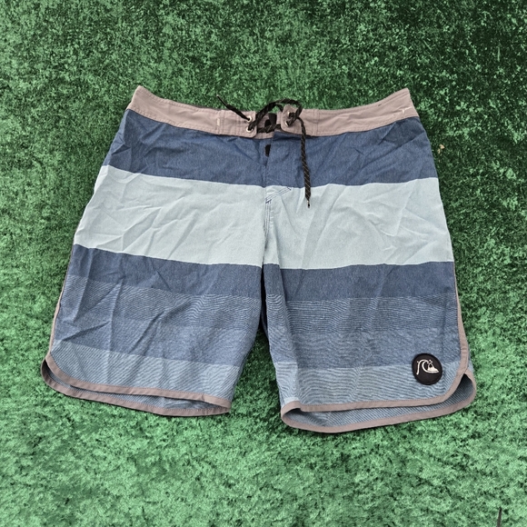 Quiksilver Men's Multi-Blue Board Shorts - Picture 1 of 6